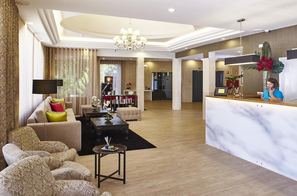 Luna Clube Oceano — Hotel building in Albufeira, Faro