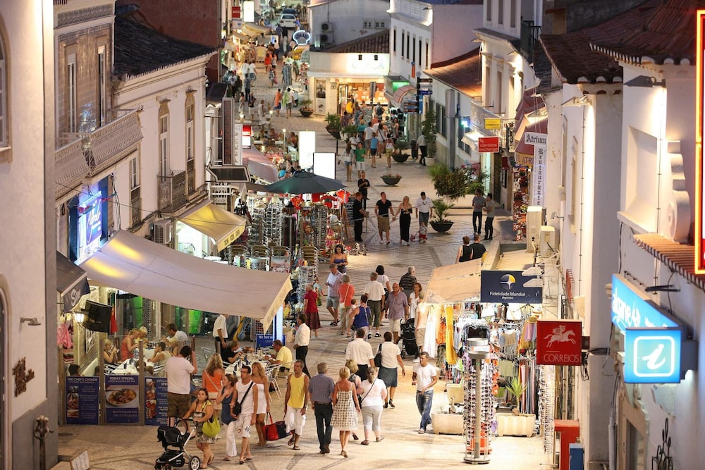 Luna Clube Oceano — Attractions in the area in Albufeira, Faro