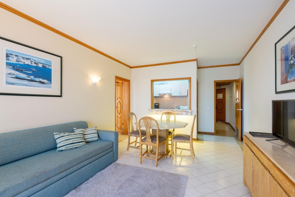Luna Clube Oceano — Hotel rooms in Albufeira, Faro