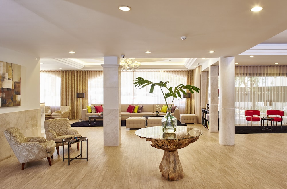 Luna Clube Oceano — Hotel building in Albufeira, Faro