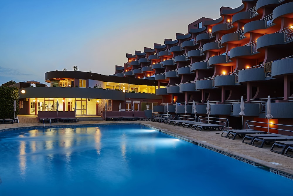 Luna Clube Oceano — Hotel building in Albufeira, Faro