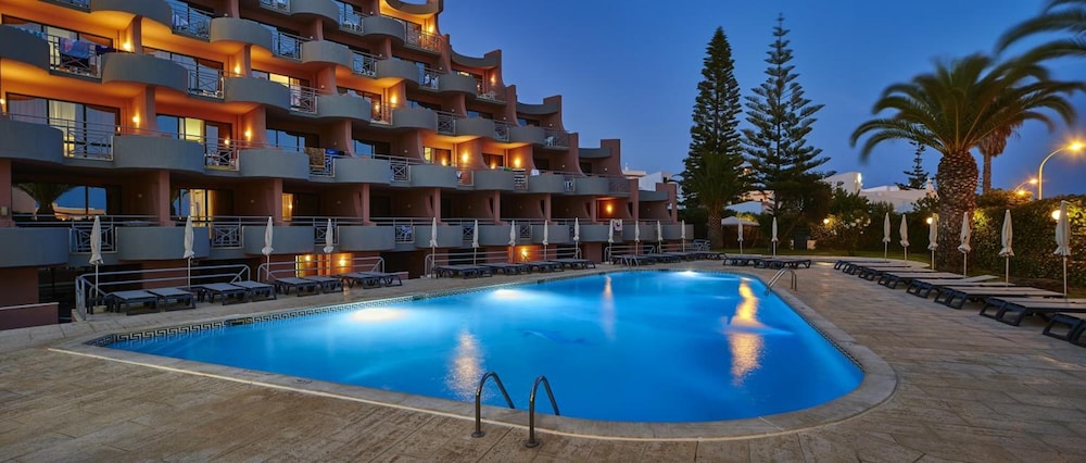 Luna Clube Oceano — Swimming pool in Albufeira, Faro