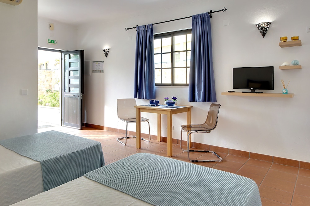 Novochoro Apartments — Hotel rooms in Albufeira, Faro