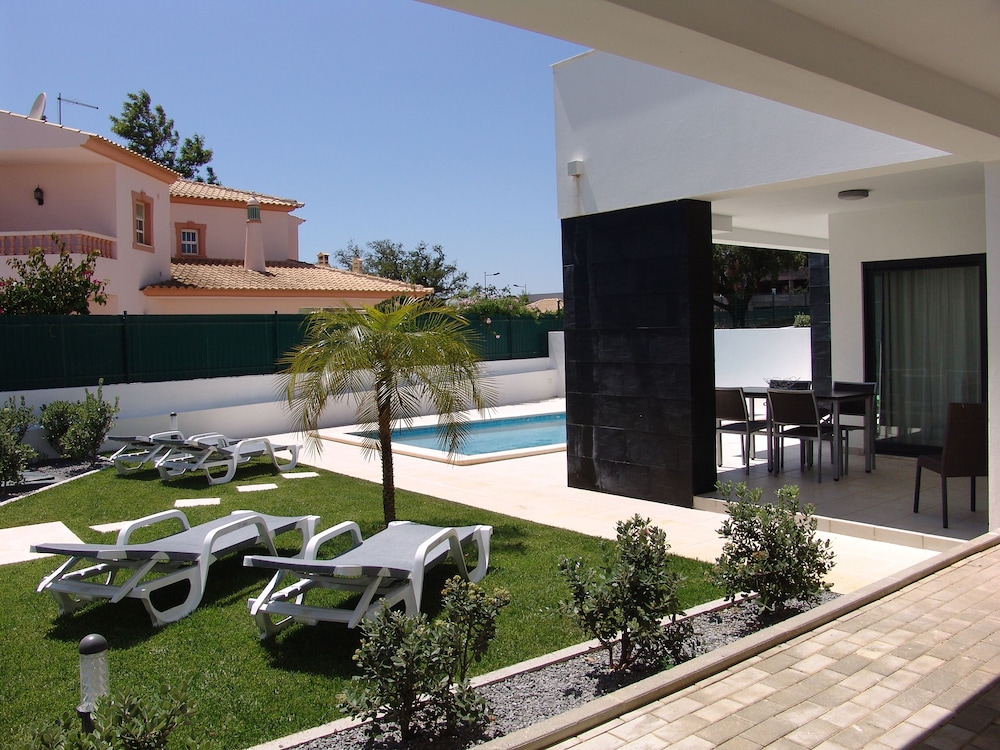 Novochoro Apartments — Swimming pool in Albufeira, Faro