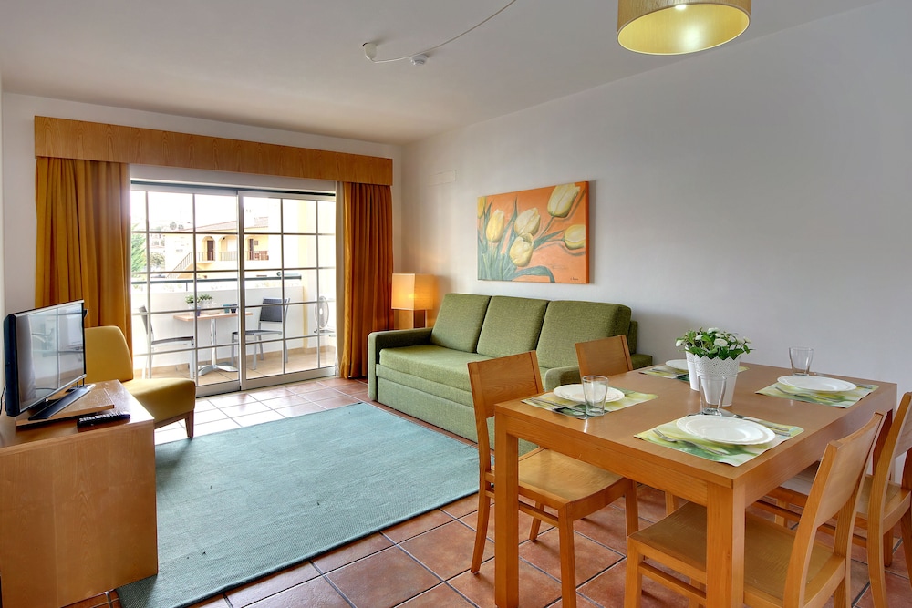 Novochoro Apartments — Hotel rooms in Albufeira, Faro