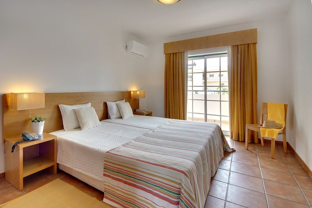 Novochoro Apartments — Hotel rooms in Albufeira, Faro