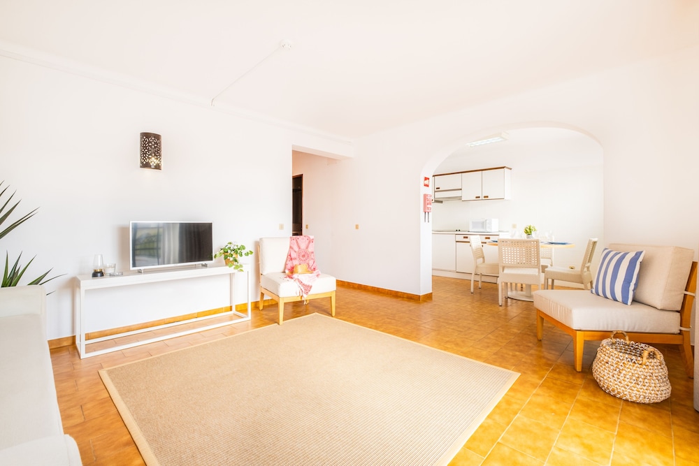 Novochoro Apartments — Hotel rooms in Albufeira, Faro
