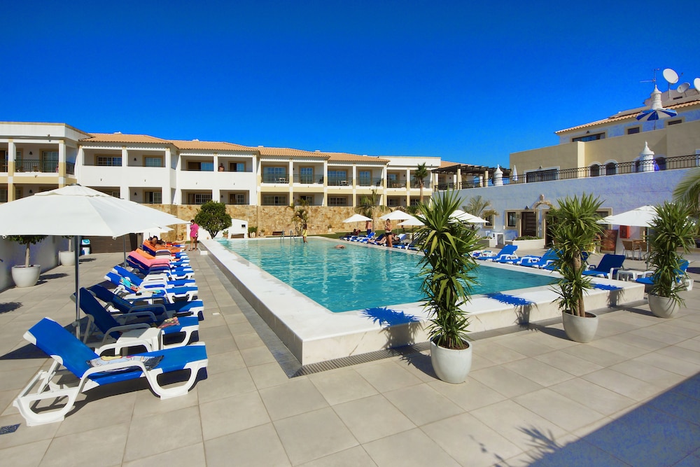 Novochoro Apartments — Main photo in Albufeira, Faro