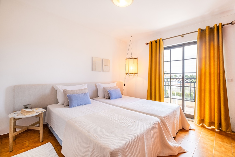 Novochoro Apartments — Hotel rooms in Albufeira, Faro
