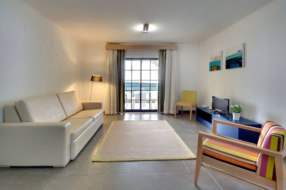 Novochoro Apartments — Hotel rooms in Albufeira, Faro