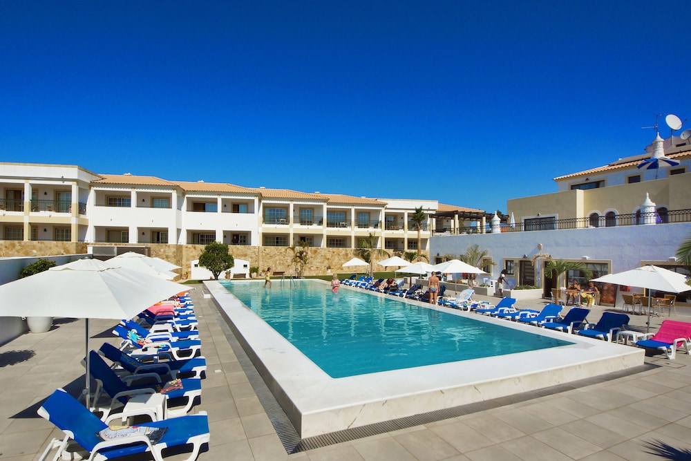 Novochoro Apartments — Swimming pool in Albufeira, Faro