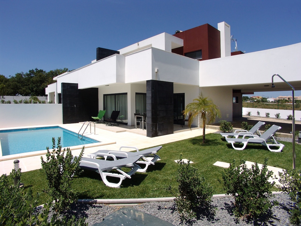 Novochoro Apartments — Swimming pool in Albufeira, Faro