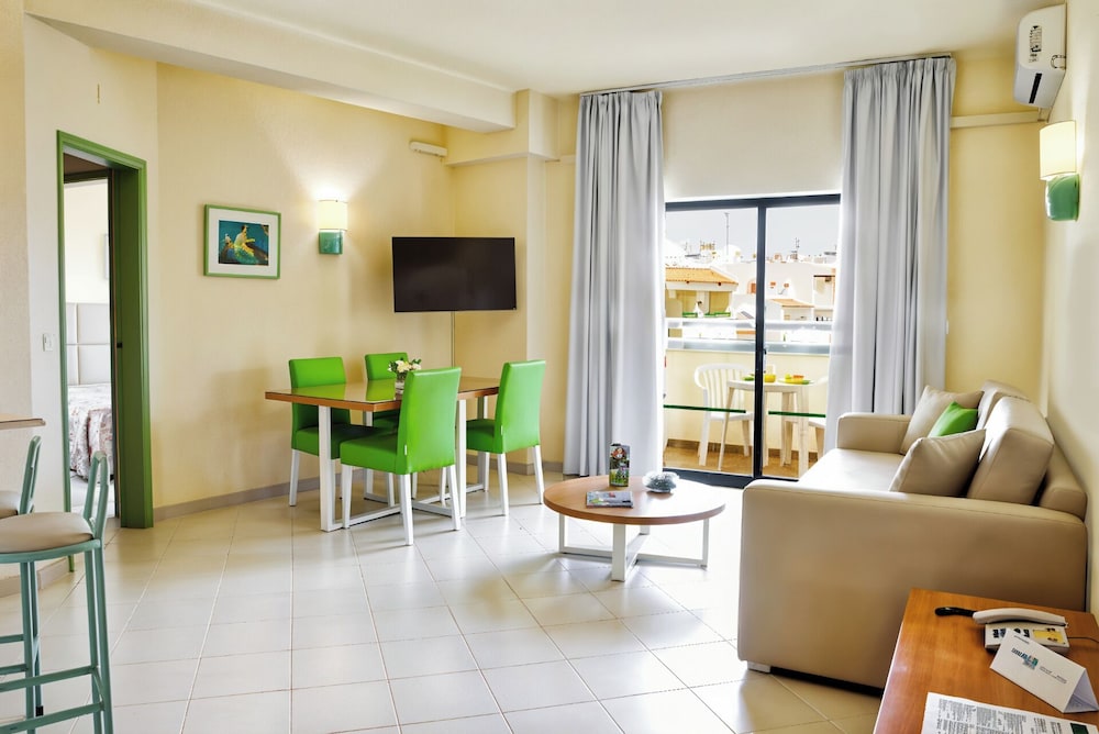 Ondamar Hotel — Hotel rooms in Albufeira, Faro
