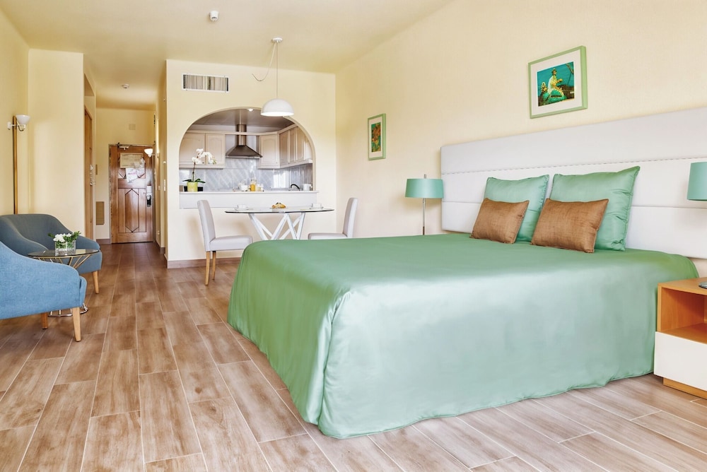 Ondamar Hotel — Hotel rooms in Albufeira, Faro