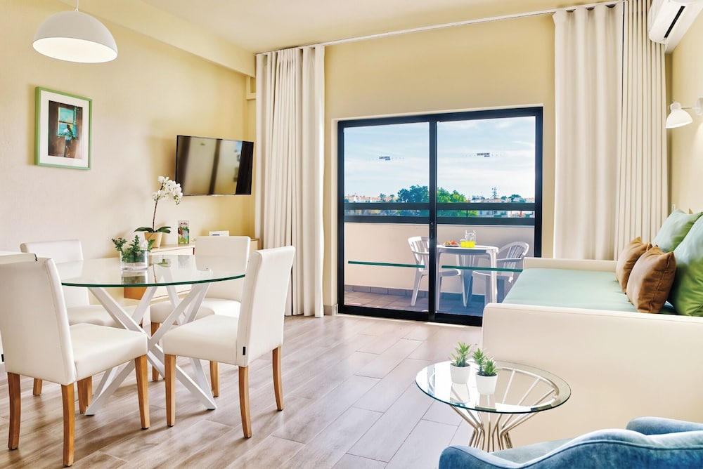 Ondamar Hotel — Hotel rooms in Albufeira, Faro