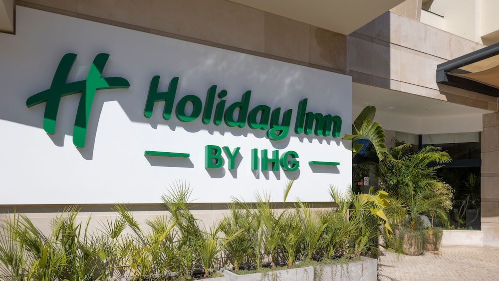 Holiday Inn Algarve Albufeira by IHG — Hotel building in Albufeira, Faro