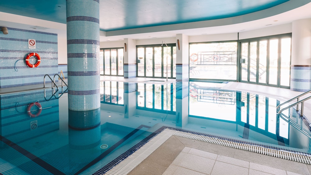 Holiday Inn Algarve Albufeira by IHG — Swimming pool in Albufeira, Faro
