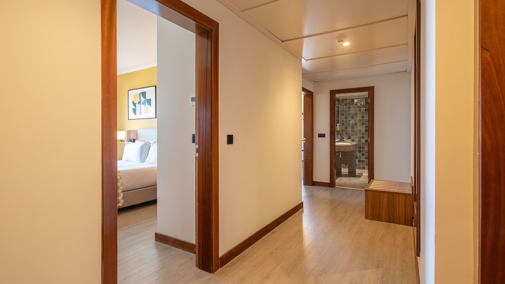 Holiday Inn Algarve Albufeira by IHG — Hotel rooms in Albufeira, Faro