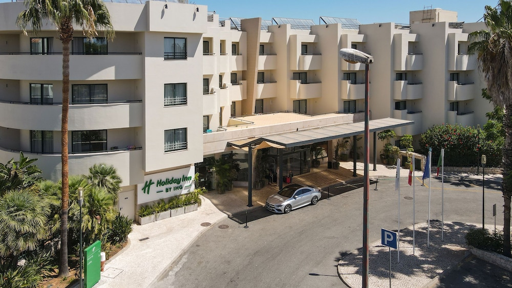 Holiday Inn Algarve Albufeira by IHG — Hotel building in Albufeira, Faro