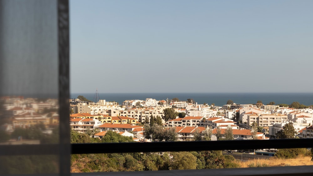 Holiday Inn Algarve Albufeira by IHG — Hotel rooms in Albufeira, Faro