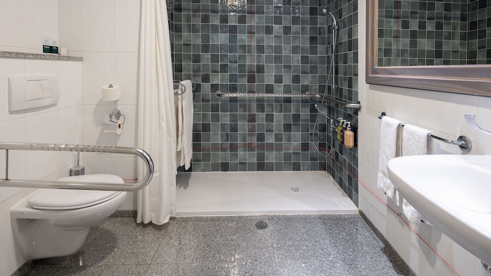 Holiday Inn Algarve Albufeira by IHG — Hotel rooms in Albufeira, Faro