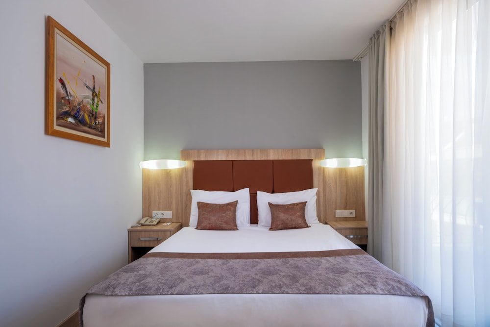 Fore Resort & Spa — Hotel rooms in Kemer