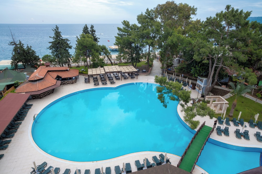 Fore Resort & Spa — Swimming pool in Kemer
