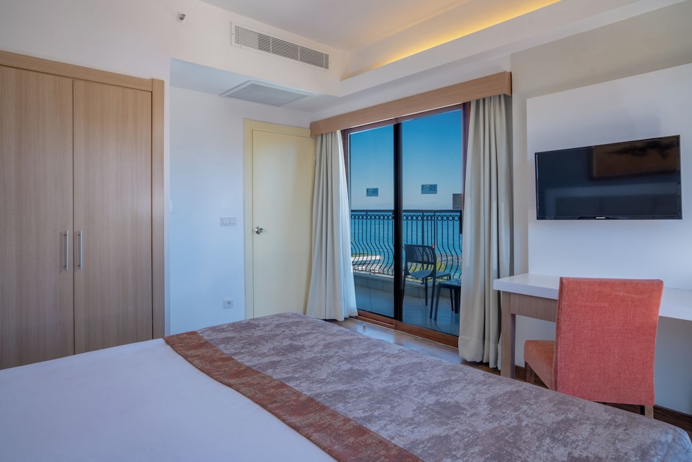 Fore Resort & Spa — Hotel rooms in Kemer