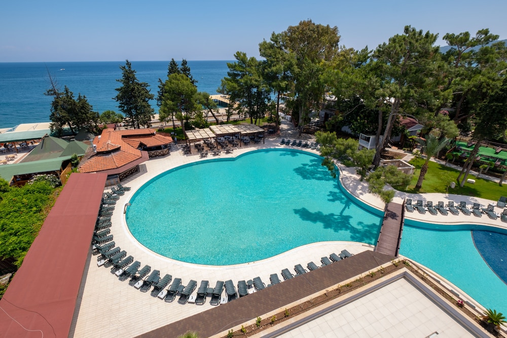Fore Resort & Spa — Swimming pool in Kemer