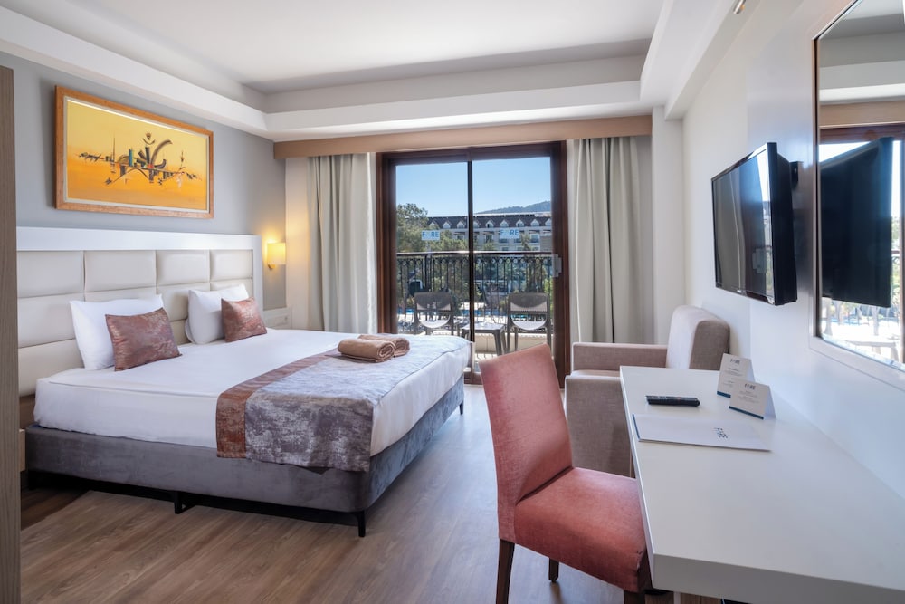 Fore Resort & Spa — Hotel rooms in Kemer