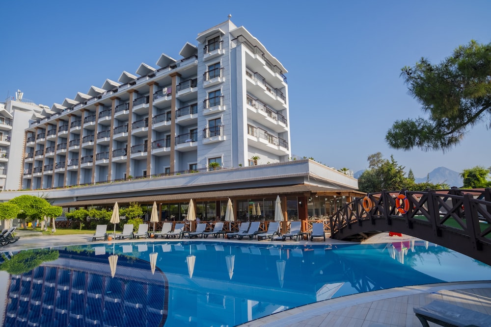 Fore Resort & Spa — Hotel building in Kemer