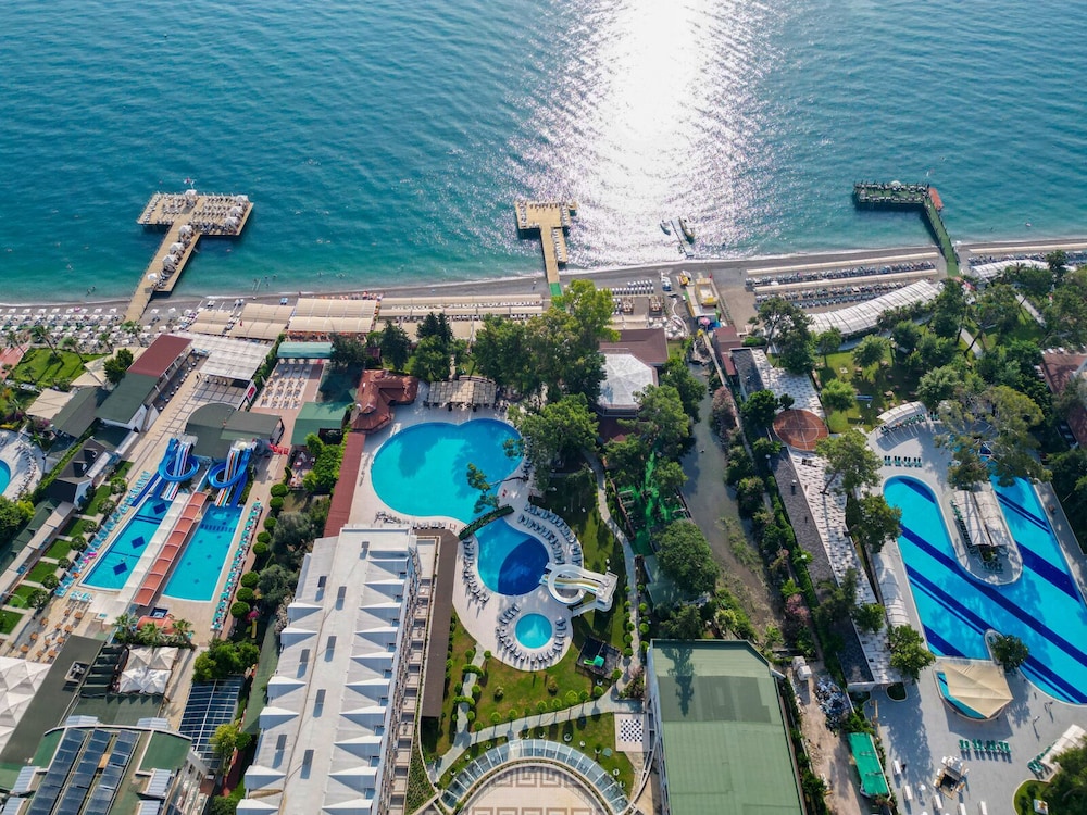 Fore Resort & Spa — Swimming pool in Kemer