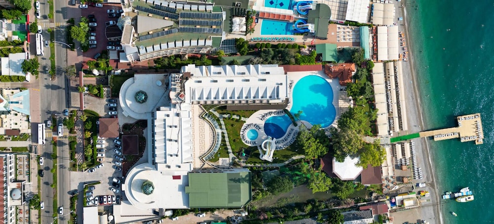 Fore Resort & Spa — Swimming pool in Kemer