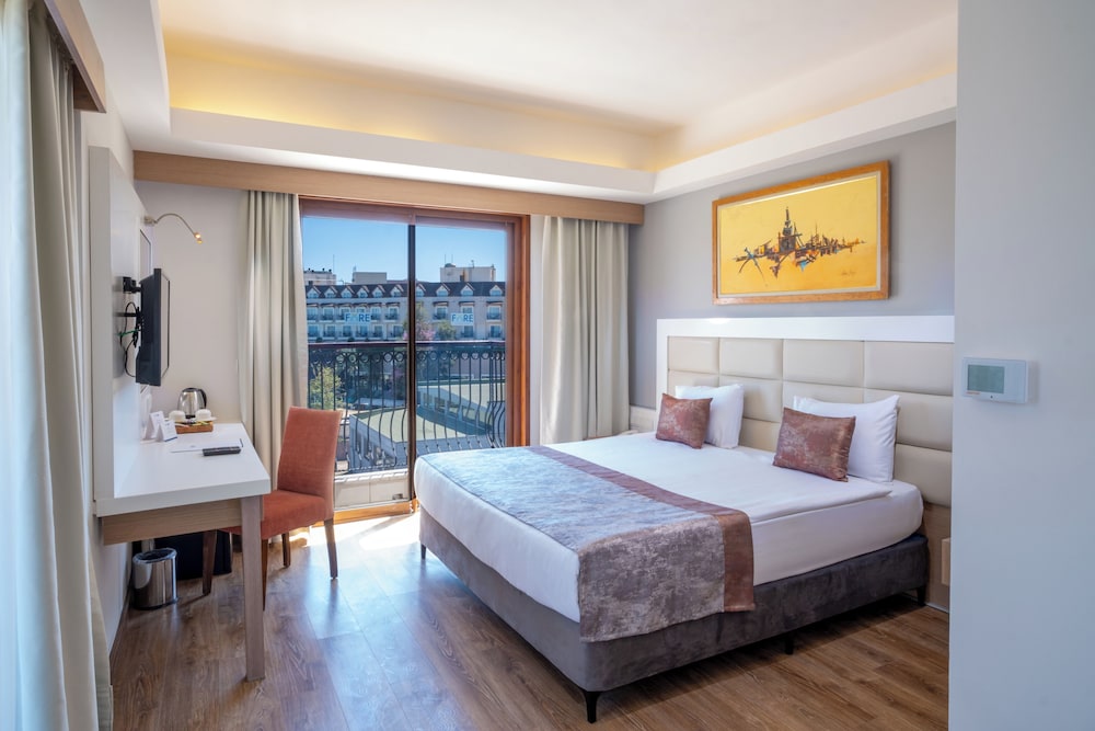Fore Resort & Spa — Hotel rooms in Kemer