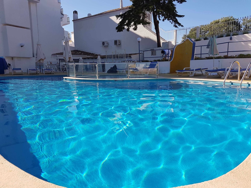 Apartamentos Soldoiro — Swimming pool in Albufeira, Faro