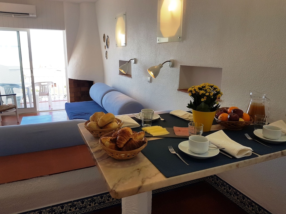 Apartamentos Soldoiro — Hotel rooms in Albufeira, Faro