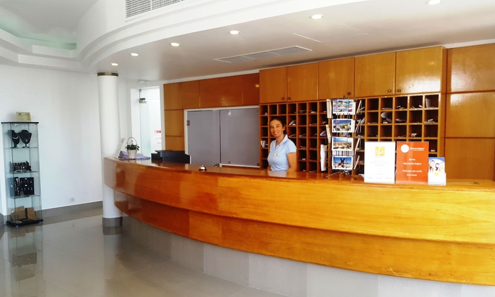 Apartamentos Soldoiro — Hotel building in Albufeira, Faro