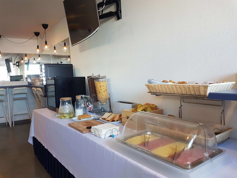 Apartamentos Soldoiro — Restaurant & bars in Albufeira, Faro