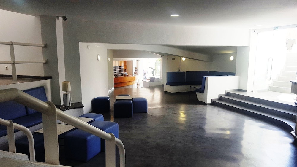 Apartamentos Soldoiro — Hotel building in Albufeira, Faro