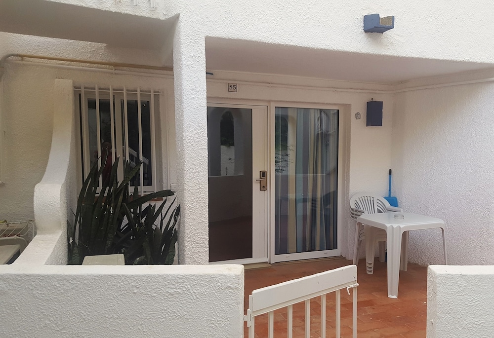 Apartamentos Soldoiro — Hotel building in Albufeira, Faro