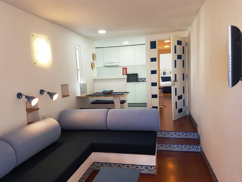 Apartamentos Soldoiro — Hotel rooms in Albufeira, Faro