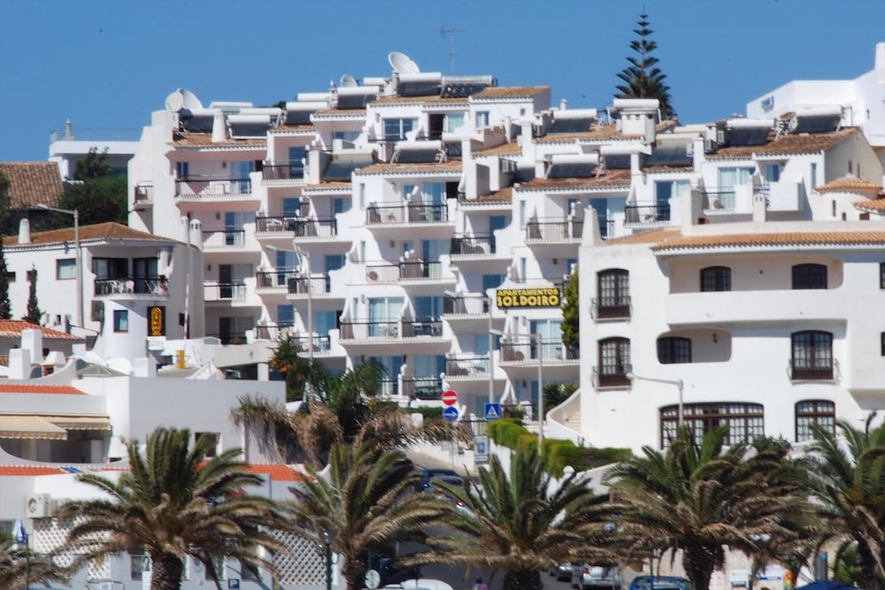 Apartamentos Soldoiro — Hotel building in Albufeira, Faro