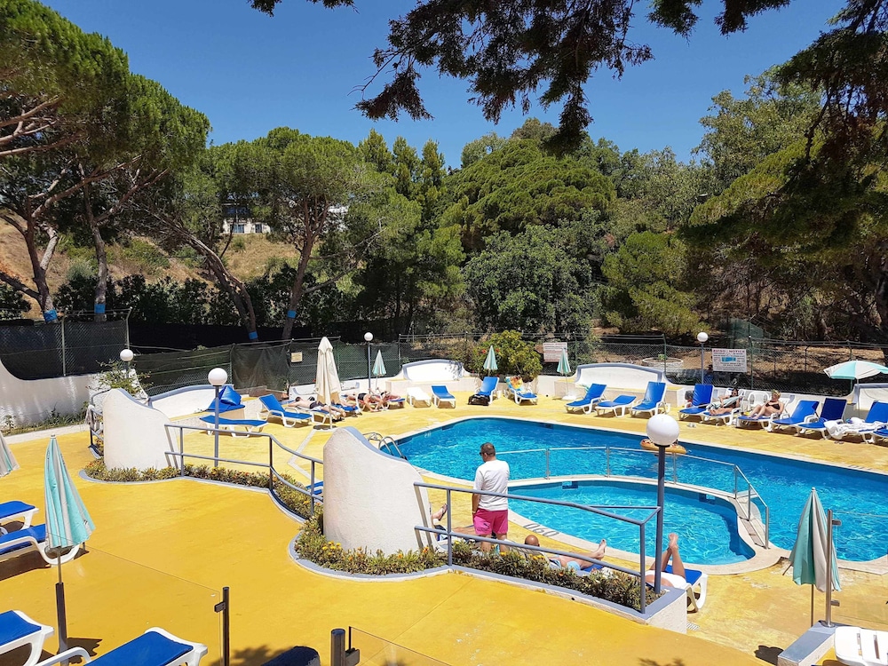 Apartamentos Soldoiro — Swimming pool in Albufeira, Faro