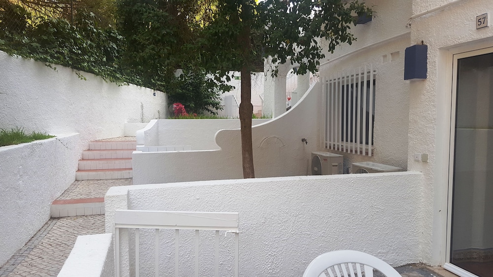 Apartamentos Soldoiro — Hotel building in Albufeira, Faro