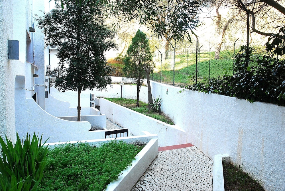 Apartamentos Soldoiro — Hotel building in Albufeira, Faro