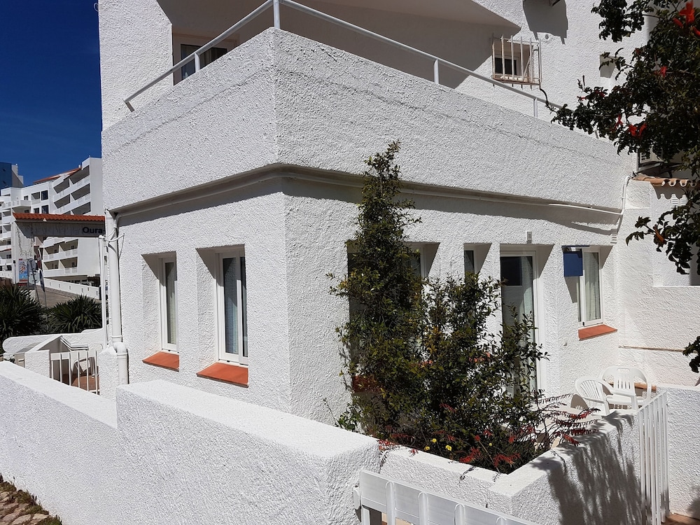 Apartamentos Soldoiro — Hotel building in Albufeira, Faro
