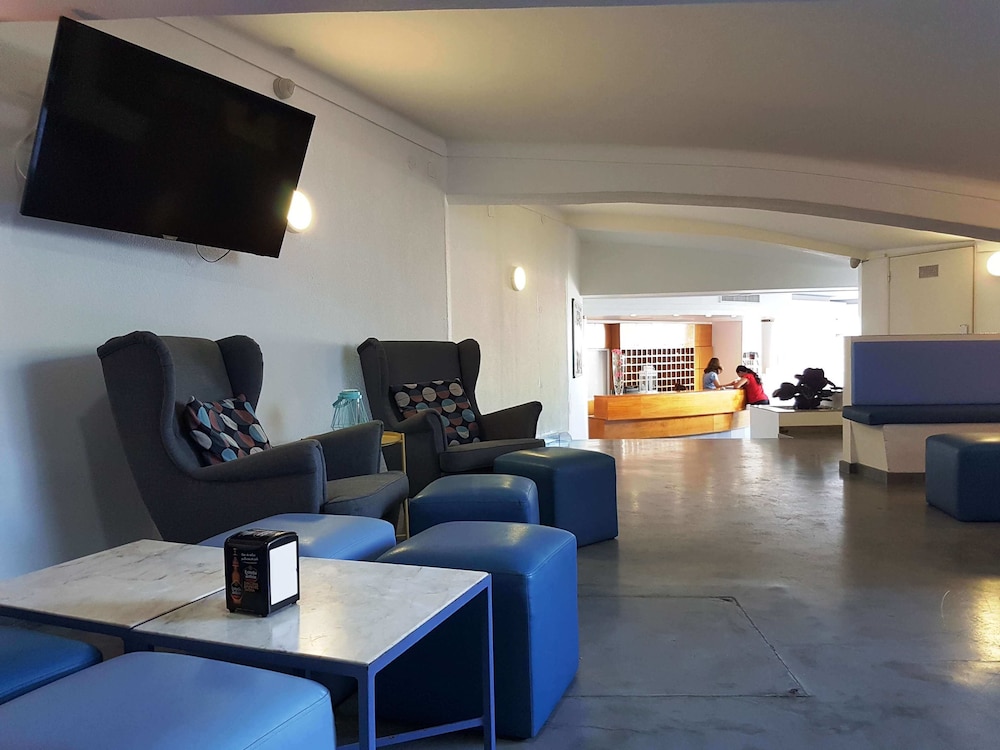 Apartamentos Soldoiro — Hotel building in Albufeira, Faro