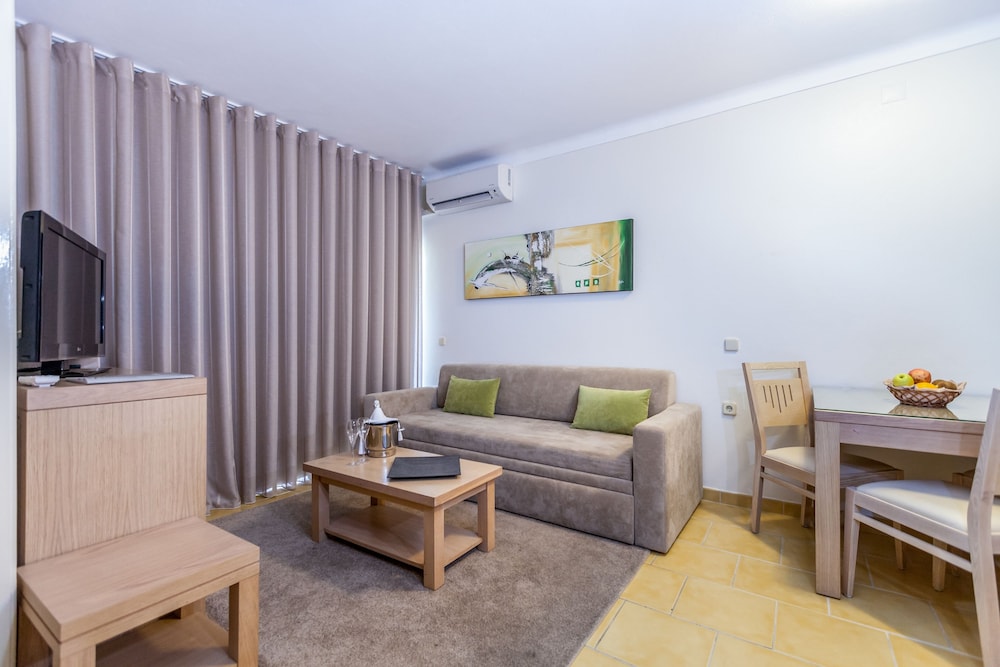 Santa Eulalia Hotel Apartamento & Spa — Hotel rooms in Albufeira, Faro