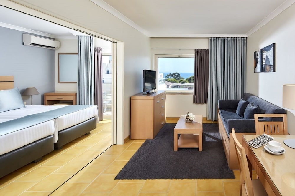 Santa Eulalia Hotel Apartamento & Spa — Hotel rooms in Albufeira, Faro