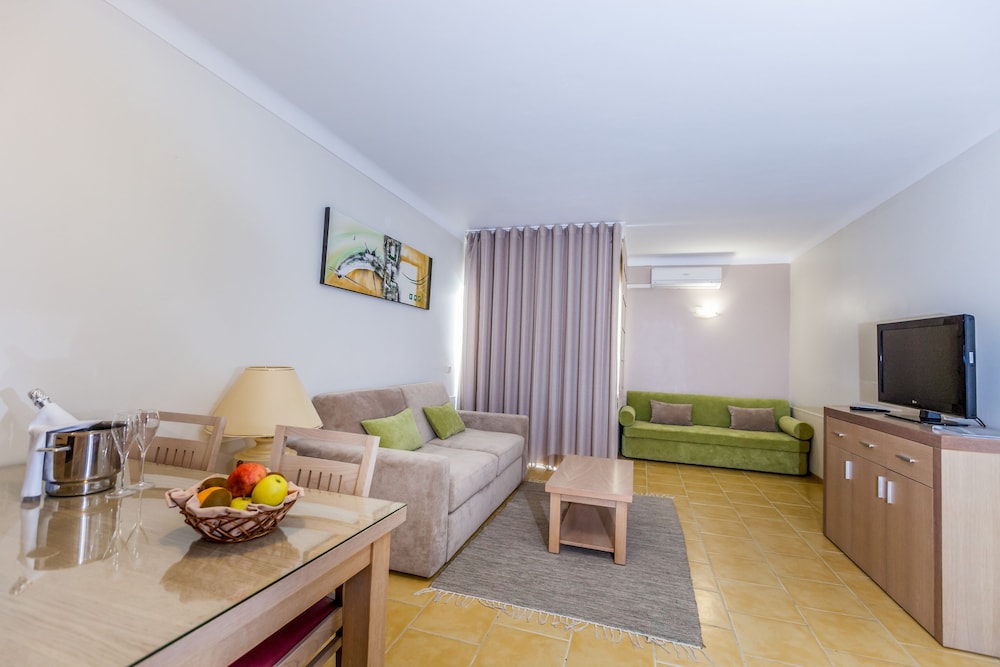 Santa Eulalia Hotel Apartamento & Spa — Hotel rooms in Albufeira, Faro